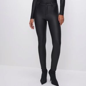 NWOT Good American-Matte faux leather skinny pants size- 4/27